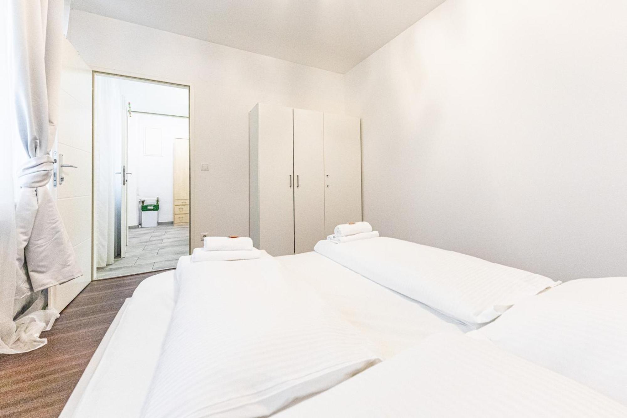 Central & Affordable By Jr City Apartments Виена Екстериор снимка