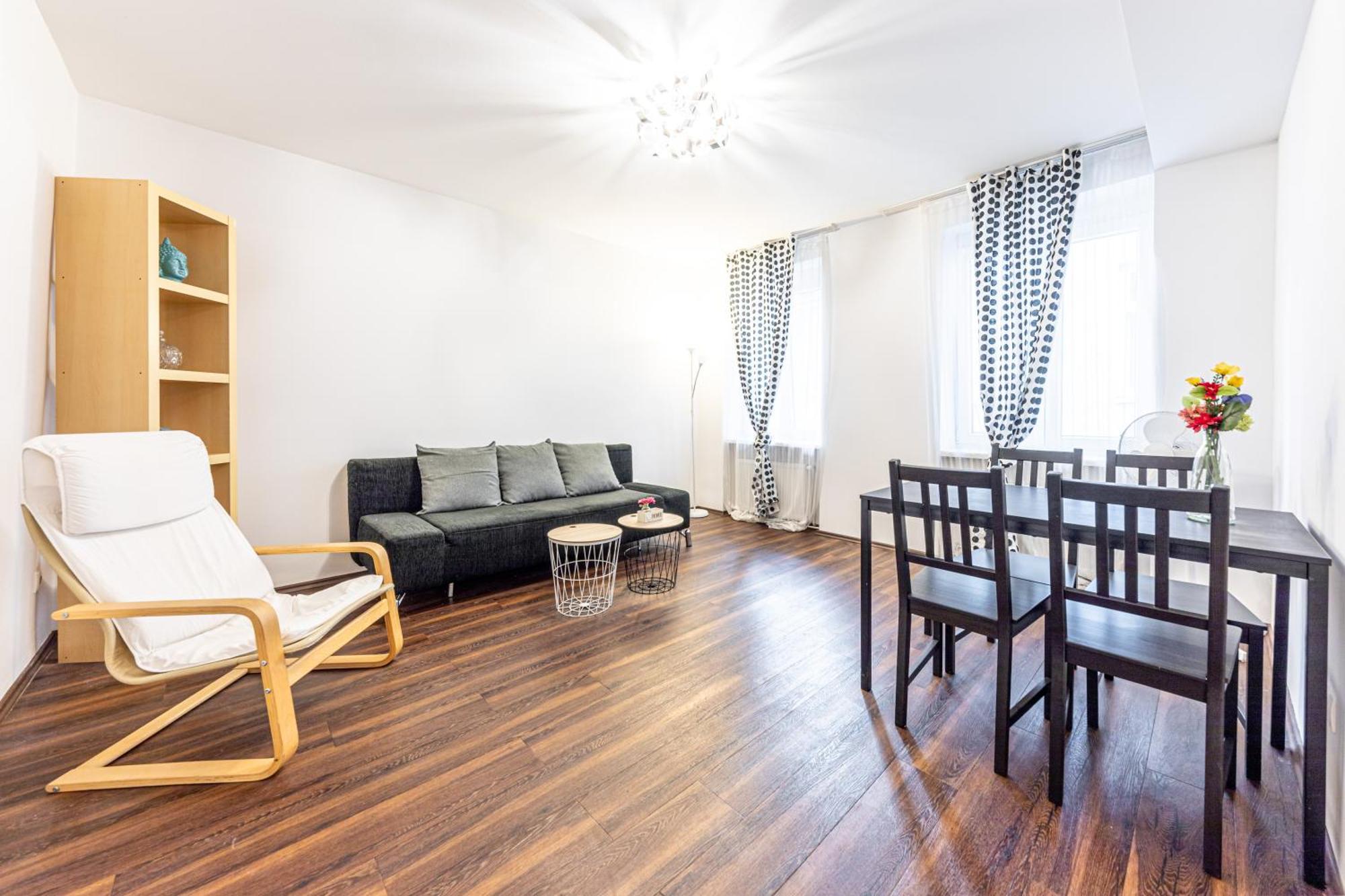 Central & Affordable By Jr City Apartments Виена Екстериор снимка