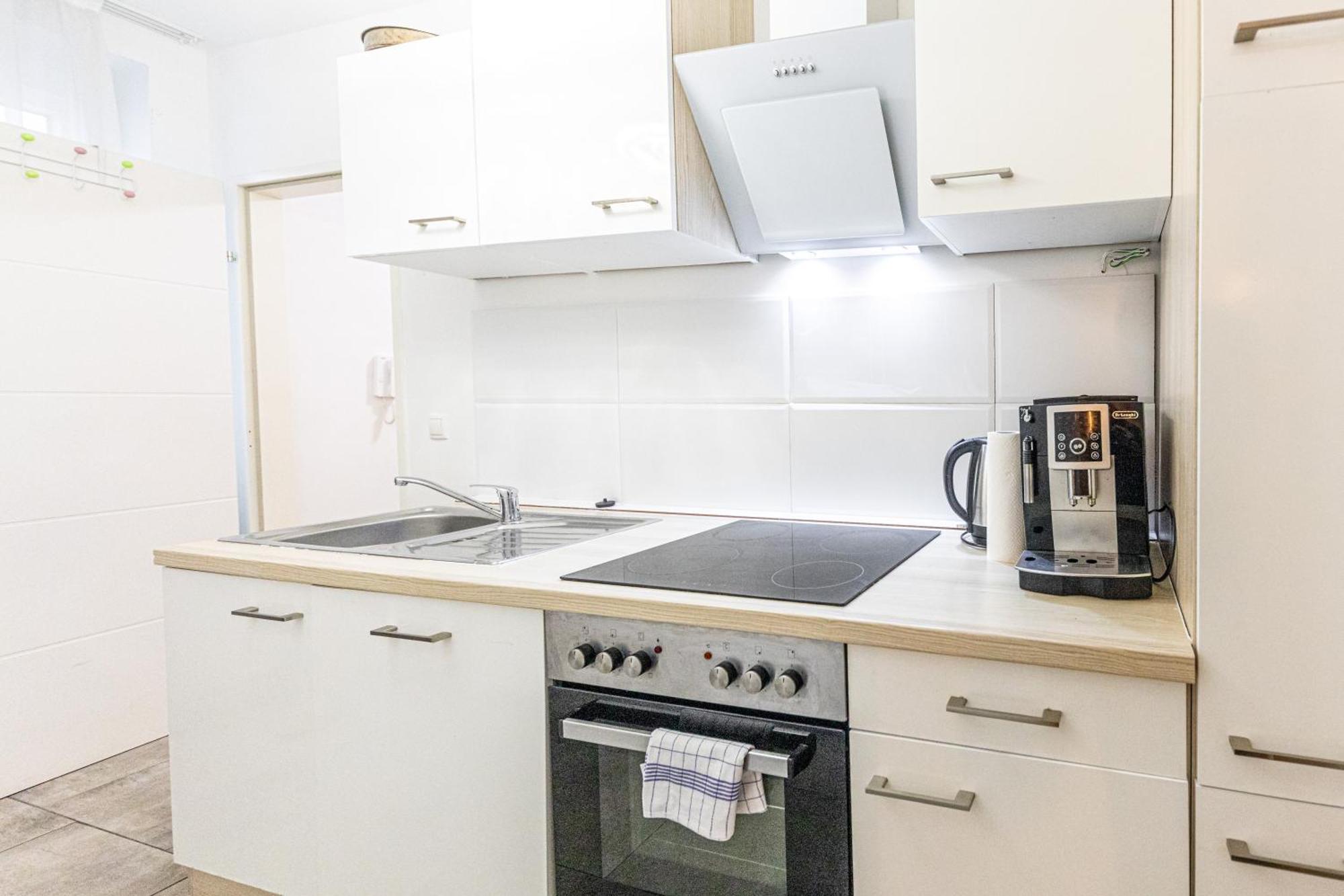 Central & Affordable By Jr City Apartments Виена Стая снимка